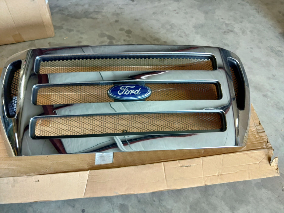 Ford F-750 grille 3571803C95 New OEM Part
