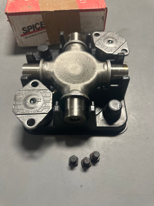 Spicer universal joint 5-407X new old stock part