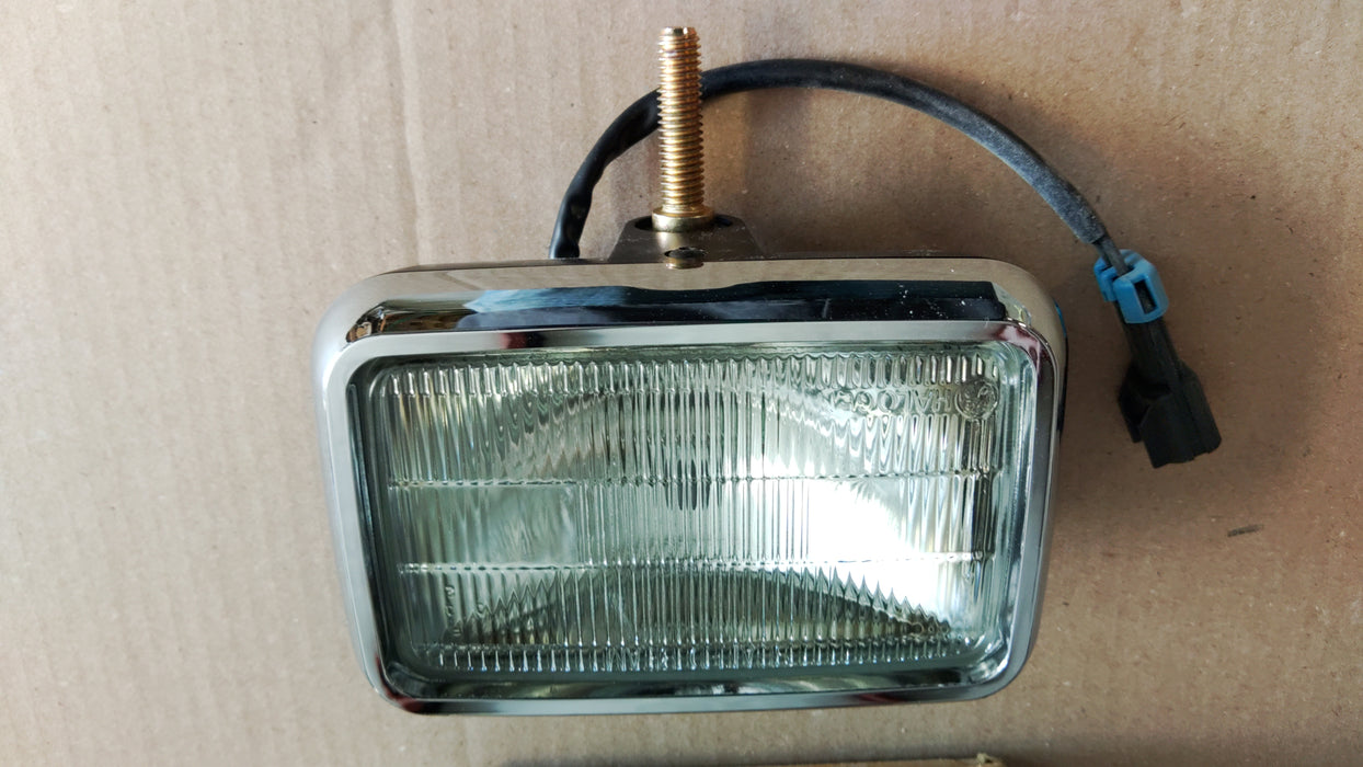 Peterbilt fog light rectangular 36056 new part