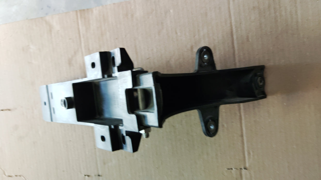 Freightliner cab extender bracket 22-67509-000 new OEM part