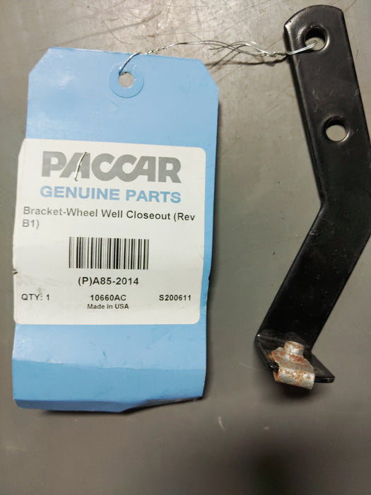 Paccar bracket-wheel well closeout A85-2014 new