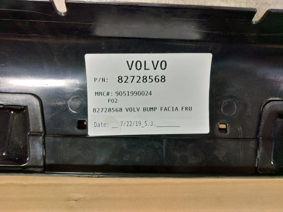 Volvo  82728568 VNL bumper center New