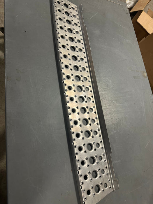 Freightliner tread step new part