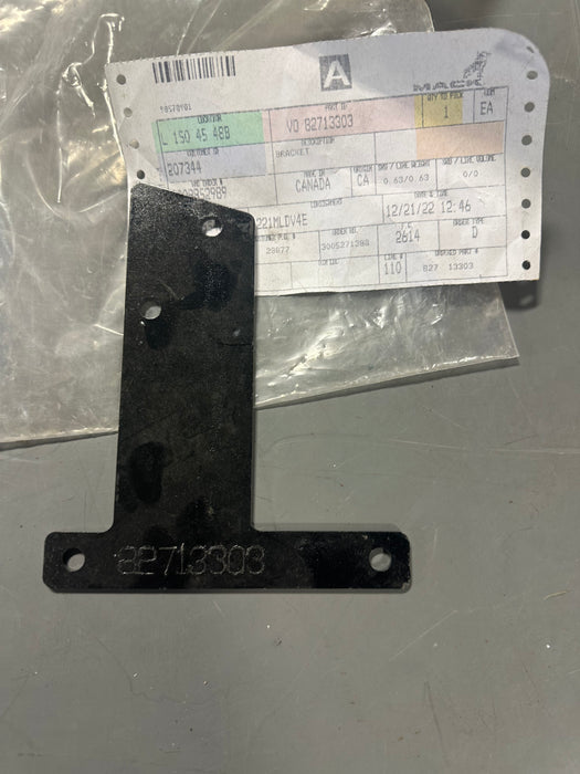 Mack bracket 82713303 new part